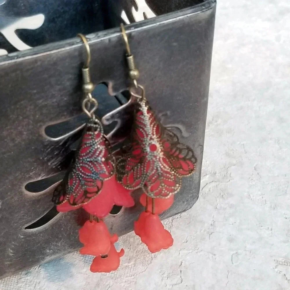 Edgy Shades of Red Matte Lucite Flowers Bronze Filigree Victorian Earrings - Picture 3 of 5